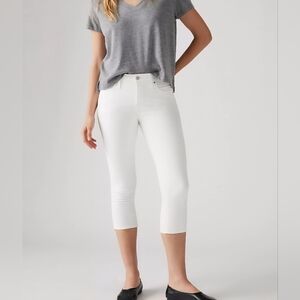 Levi's 311 Women Shaping Mid Rose Skinny Capri ~WHITE ~SIZE 16/33 **NEW